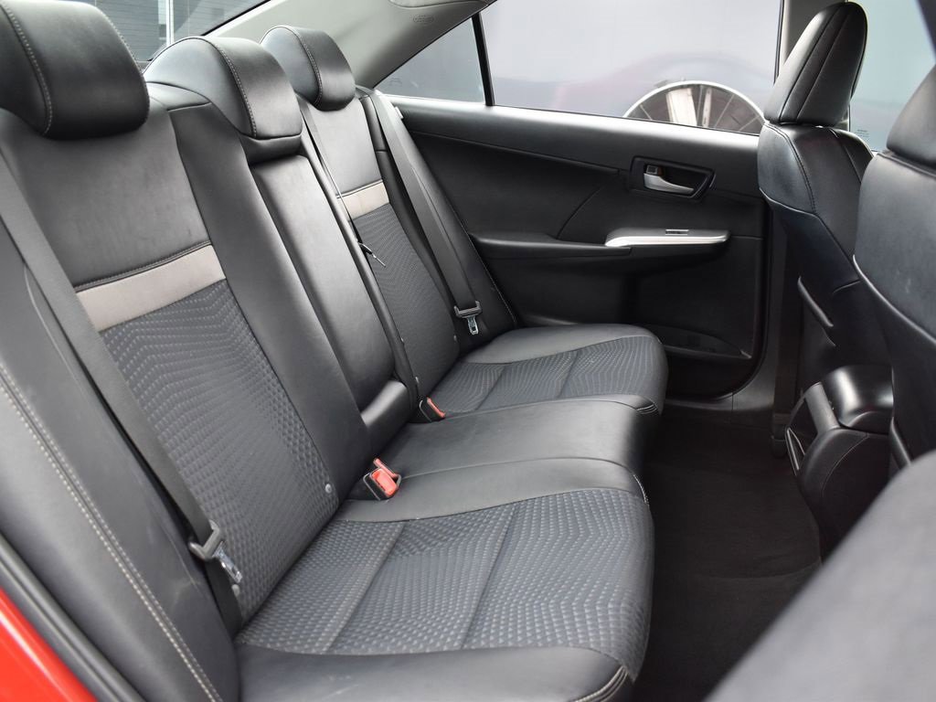 Used 2013 Toyota Camry SE image 29