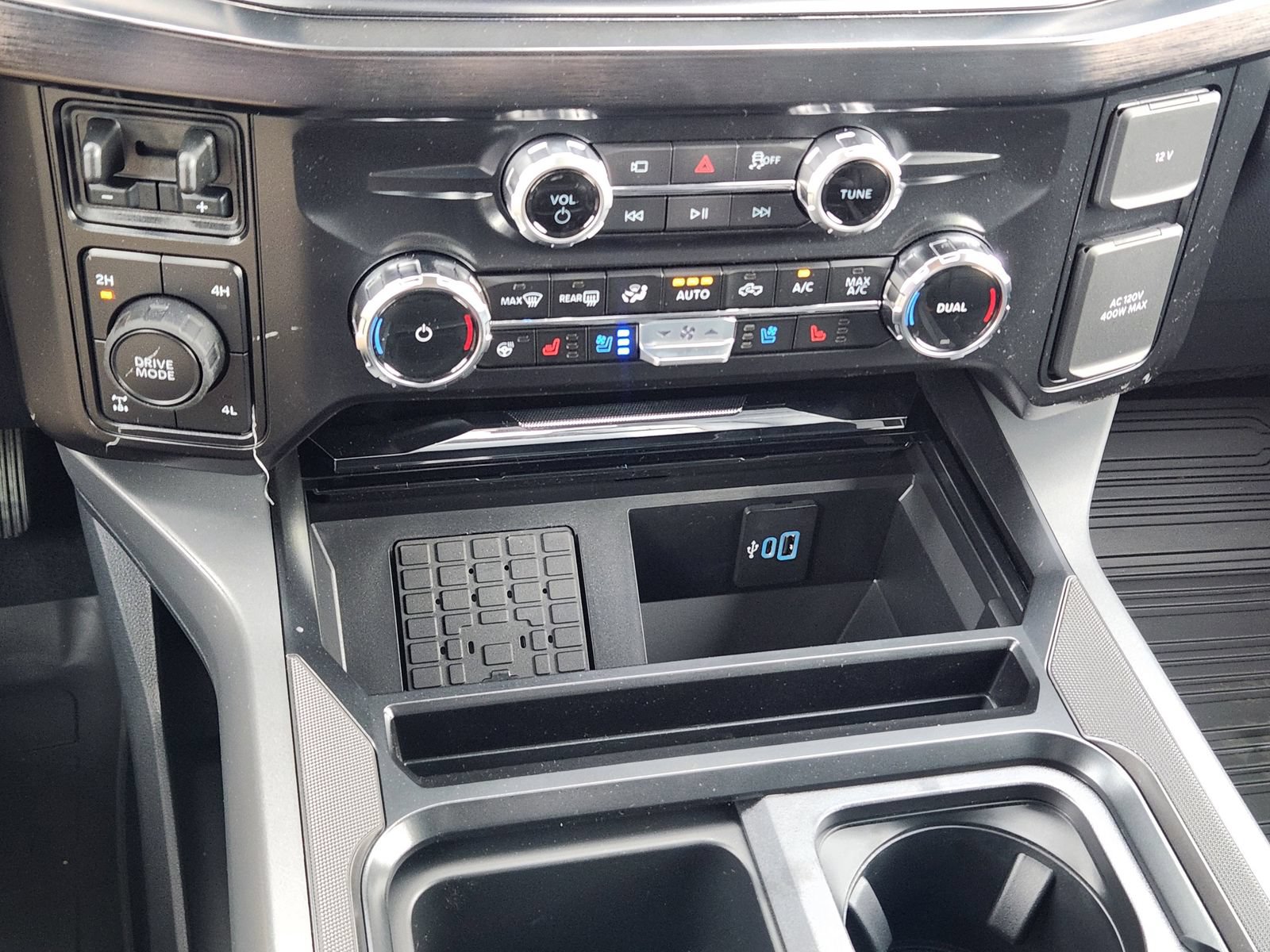 New 2026 Ford F250 Lariat w/ Black Appearance Package AWD/4WD image 19