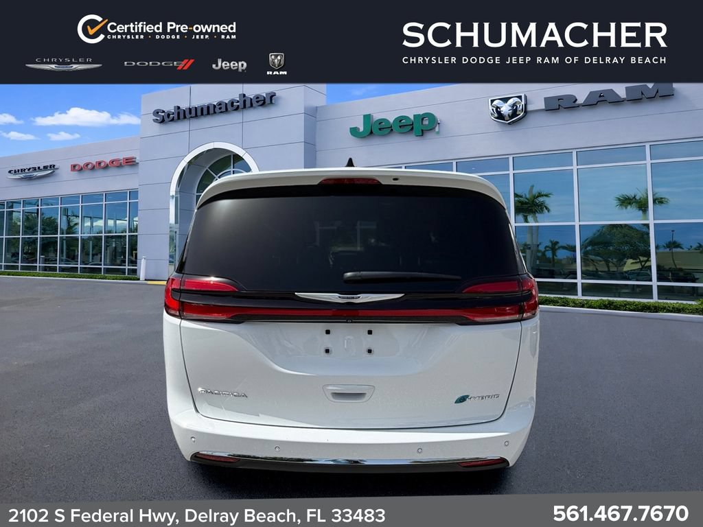 Used 2025 Chrysler Pacifica Select FWD image 6