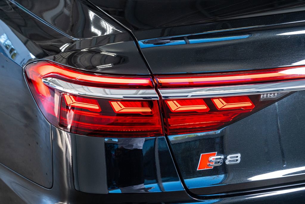 Used 2020 Audi S8 L image 23