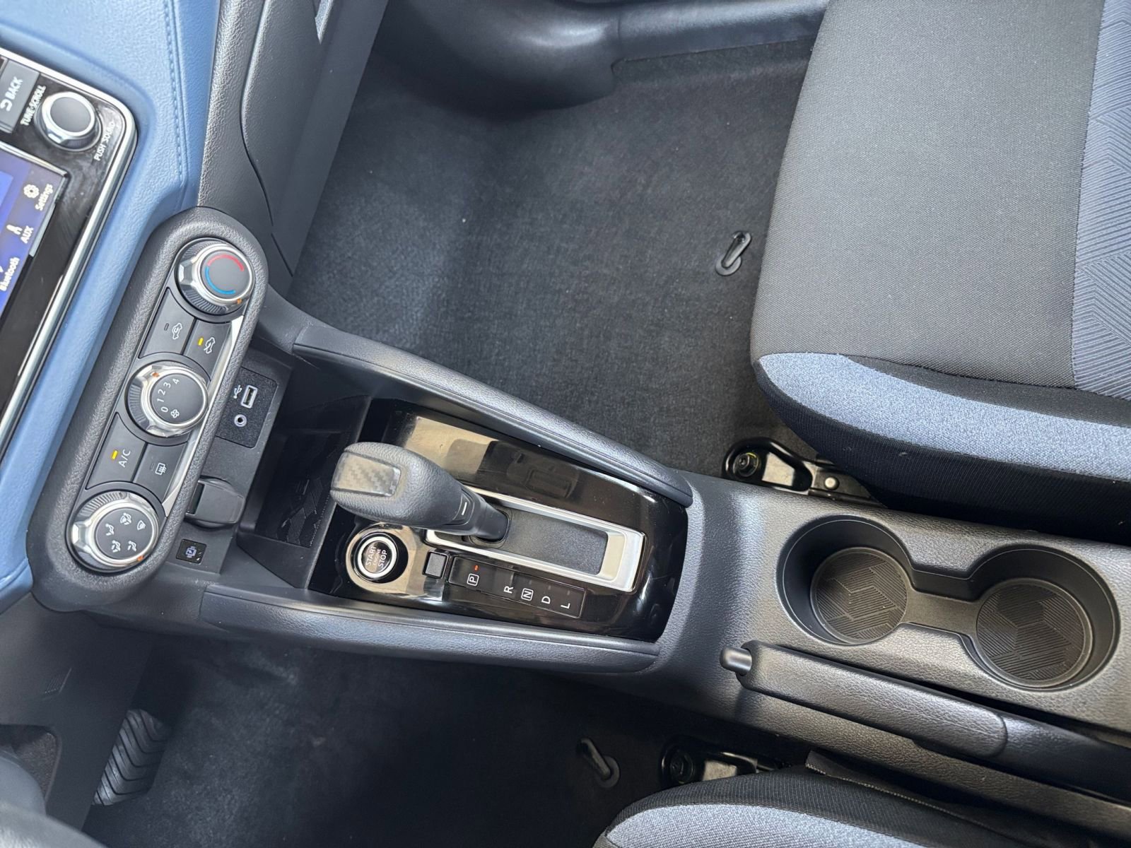 Used 2025 Nissan Versa SV image 42