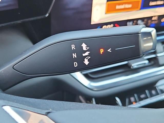 Used 2026 Chevrolet Equinox EV LT w/ Convenience Package II FWD image 16