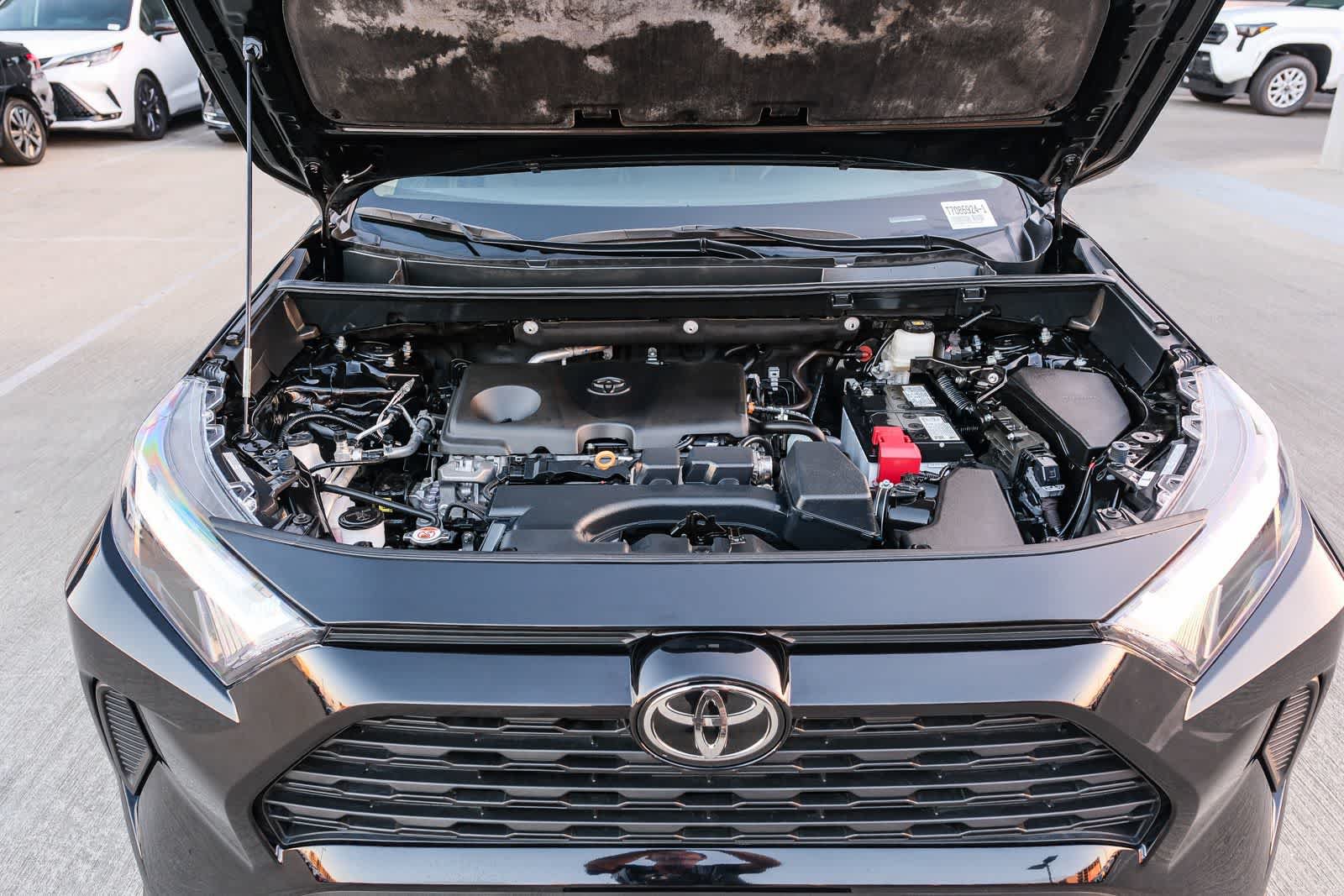 Certified 2025 Toyota RAV4 LE FWD image 28