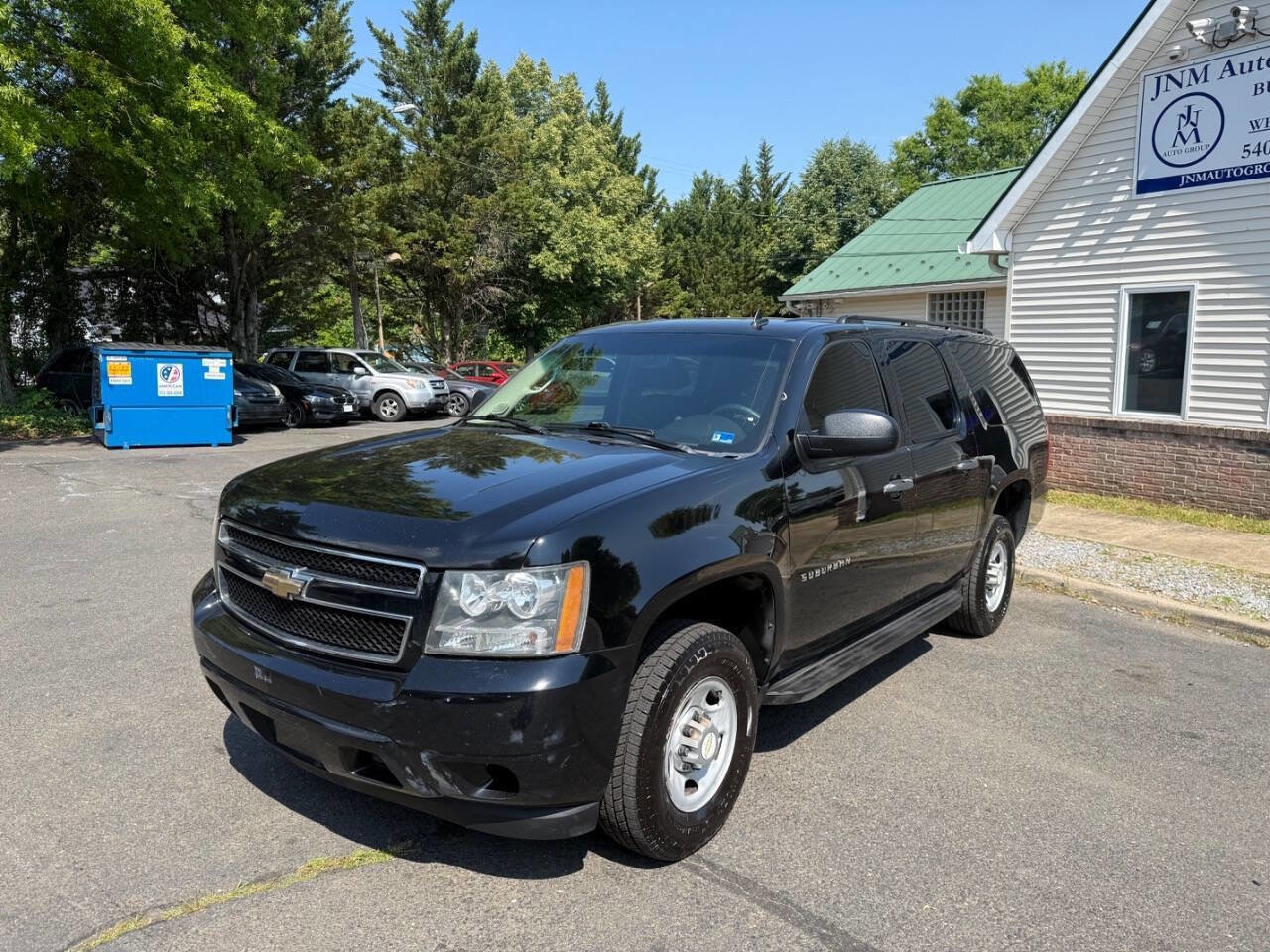 Used 2011 Chevrolet Suburban 2500 w/ Skid Plate Package AWD/4WD image 2