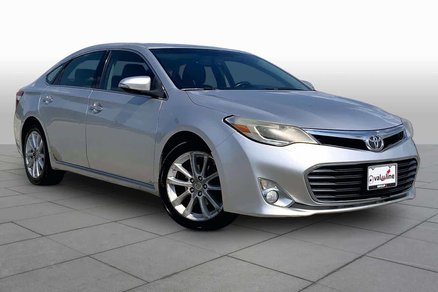 Used 2013 Toyota Avalon XLE Touring FWD image 3