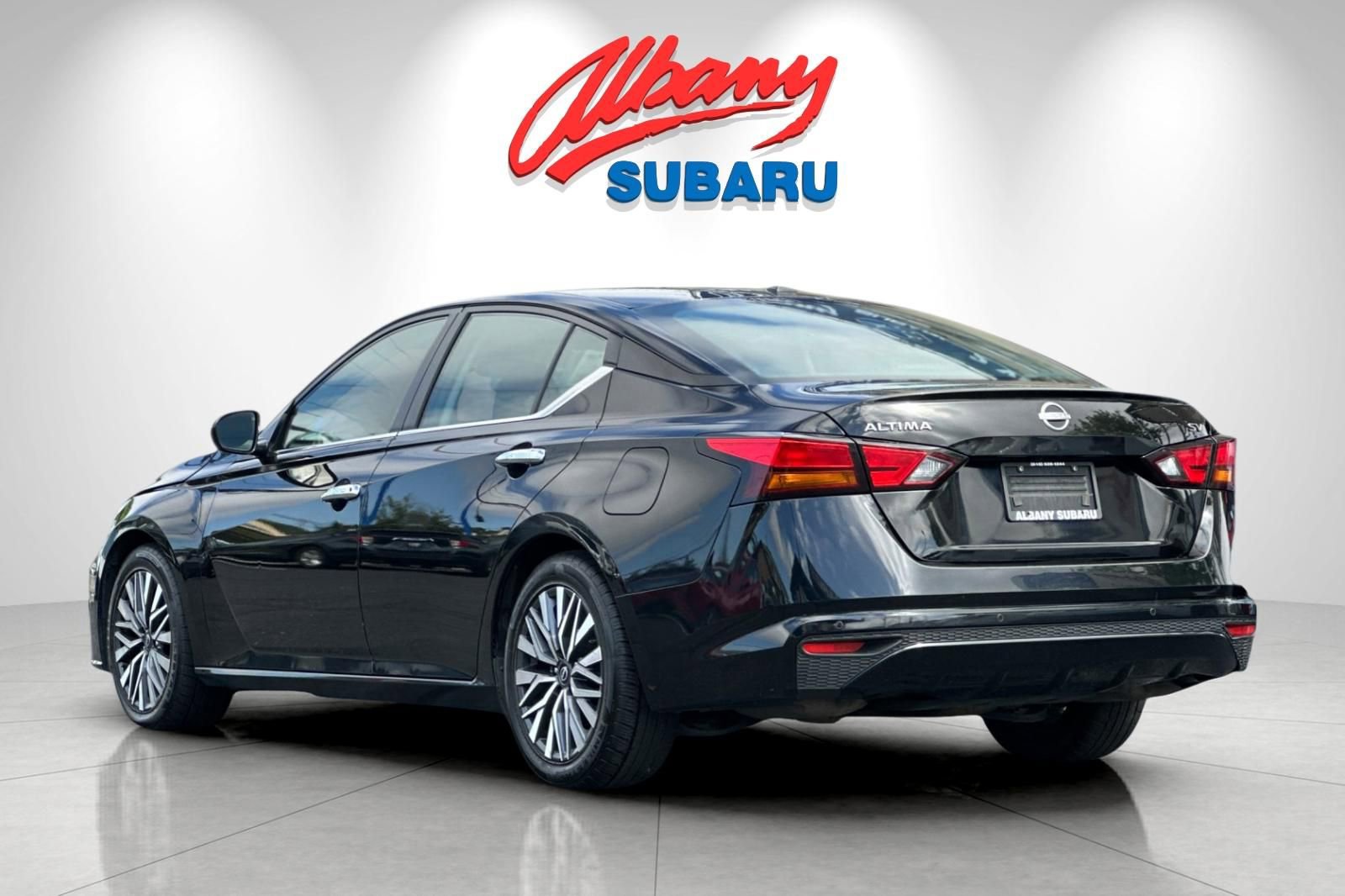 Used 2023 Nissan Altima 2.5 SV FWD image 7