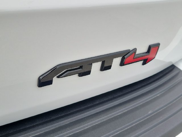 Used 2025 GMC Yukon AT4 w/ AT4 Premium Package AWD/4WD image 7