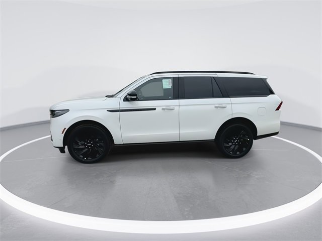 New 2025 Lincoln Navigator Reserve image 5