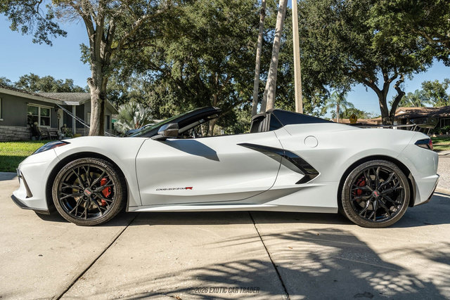 Used 2023 Chevrolet Corvette Stingray Preferred Conv w/ Z51 Performance Package RWD image 3