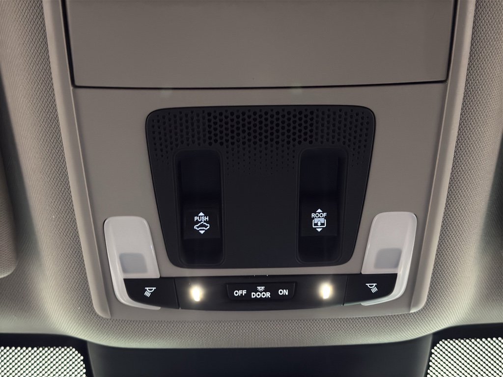 Used 2025 Honda Pilot Elite image 31