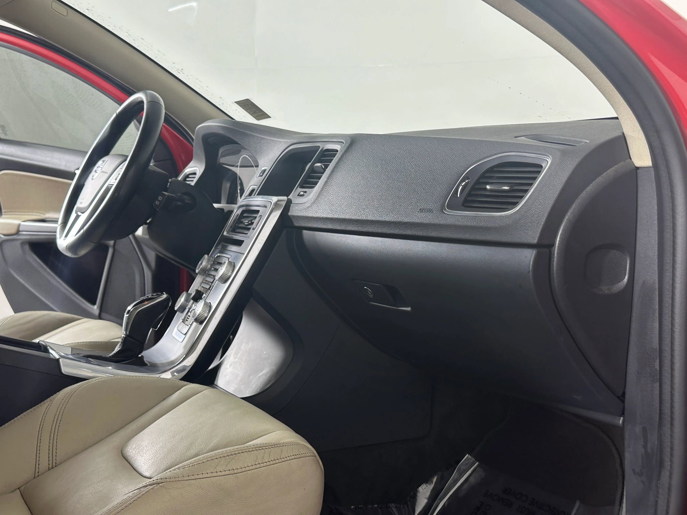 Used 2018 Volvo V60 T5 Dynamic w/ Vision Package image 19