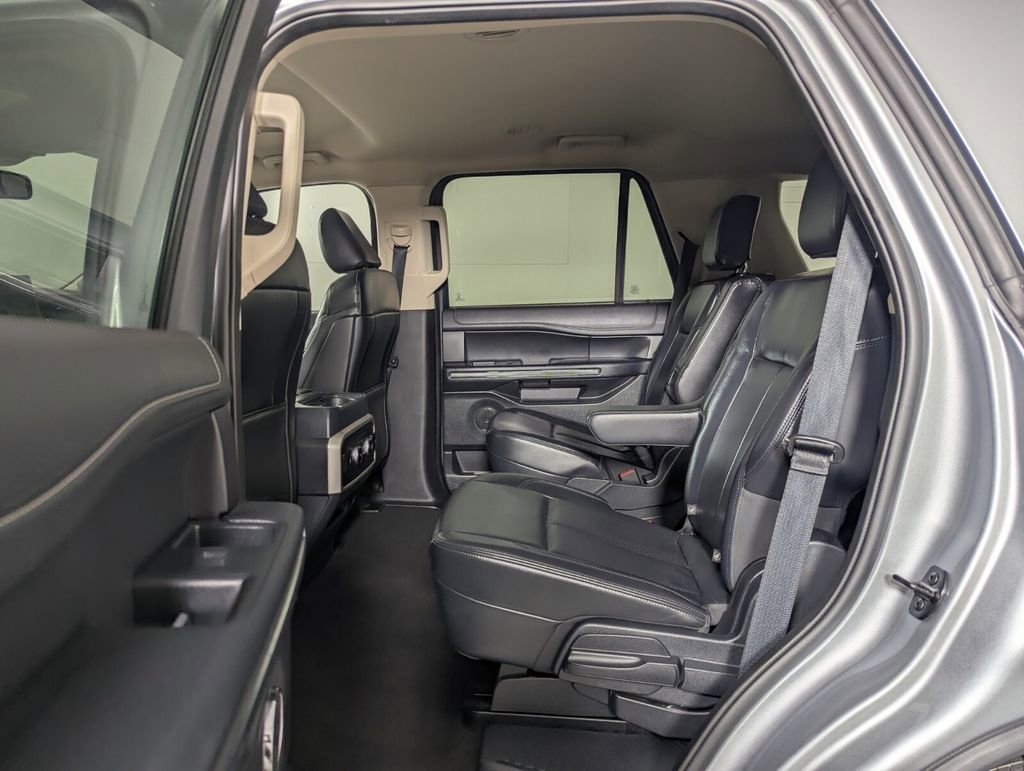 Used 2024 Ford Expedition XLT image 23