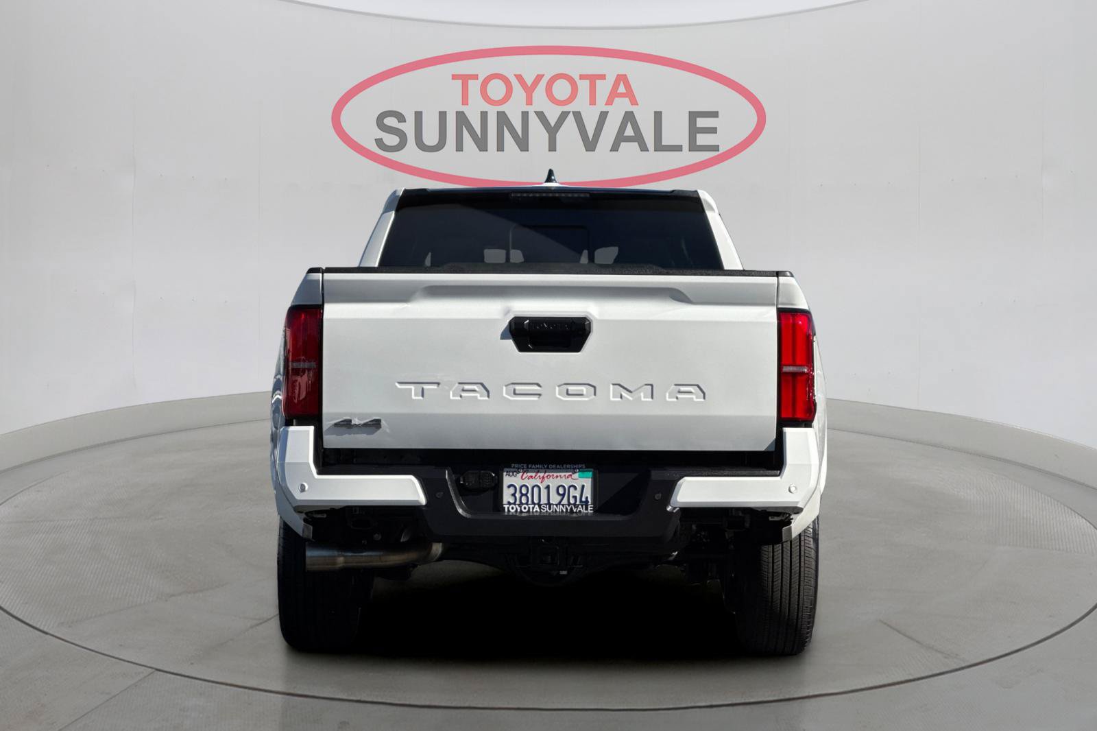 Used 2025 Toyota Tacoma SR5 w/ SR5 Upgrade Package AWD/4WD image 9