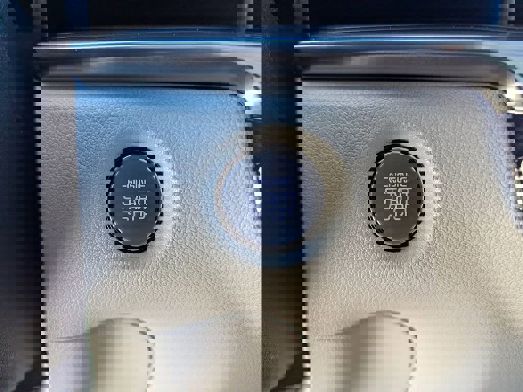 Certified 2025 Kia Sorento S image 25