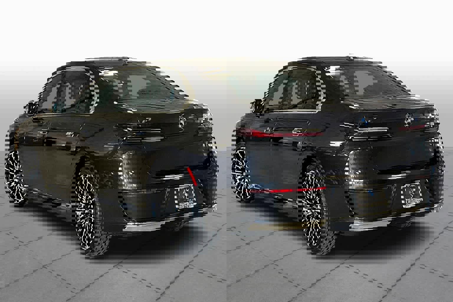 Used 2025 BMW i7 eDrive50 image 9