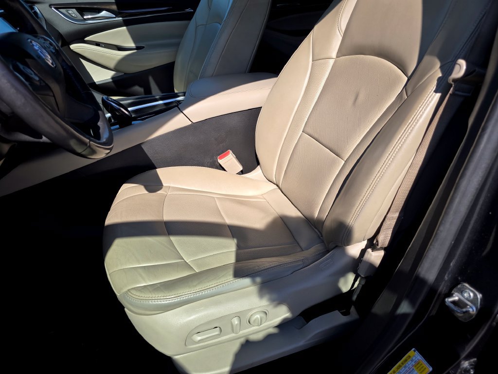 Used 2019 Buick Enclave Essence AWD/4WD image 21