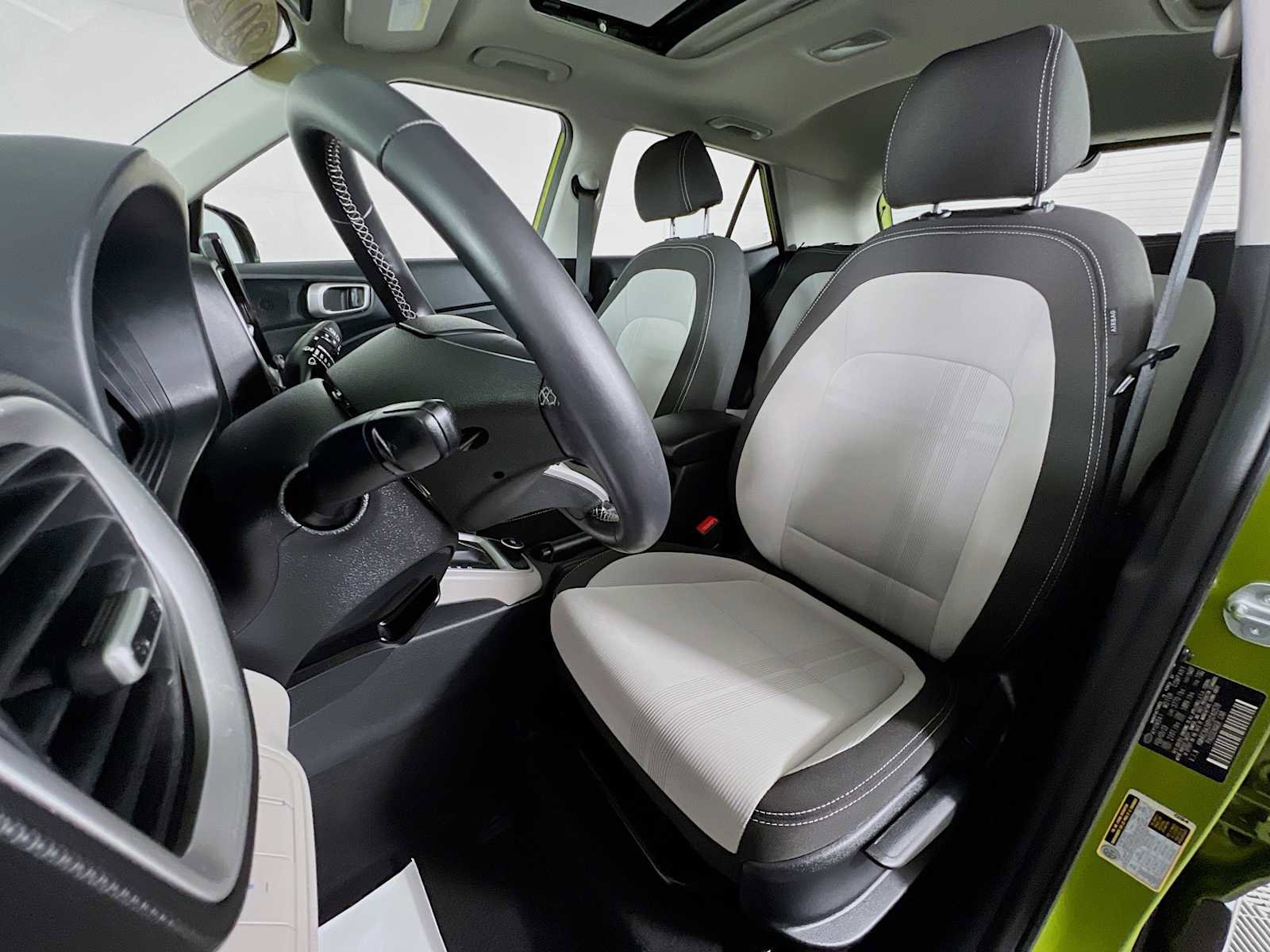 Certified 2023 Hyundai Venue SEL w/ Cargo Package image 20