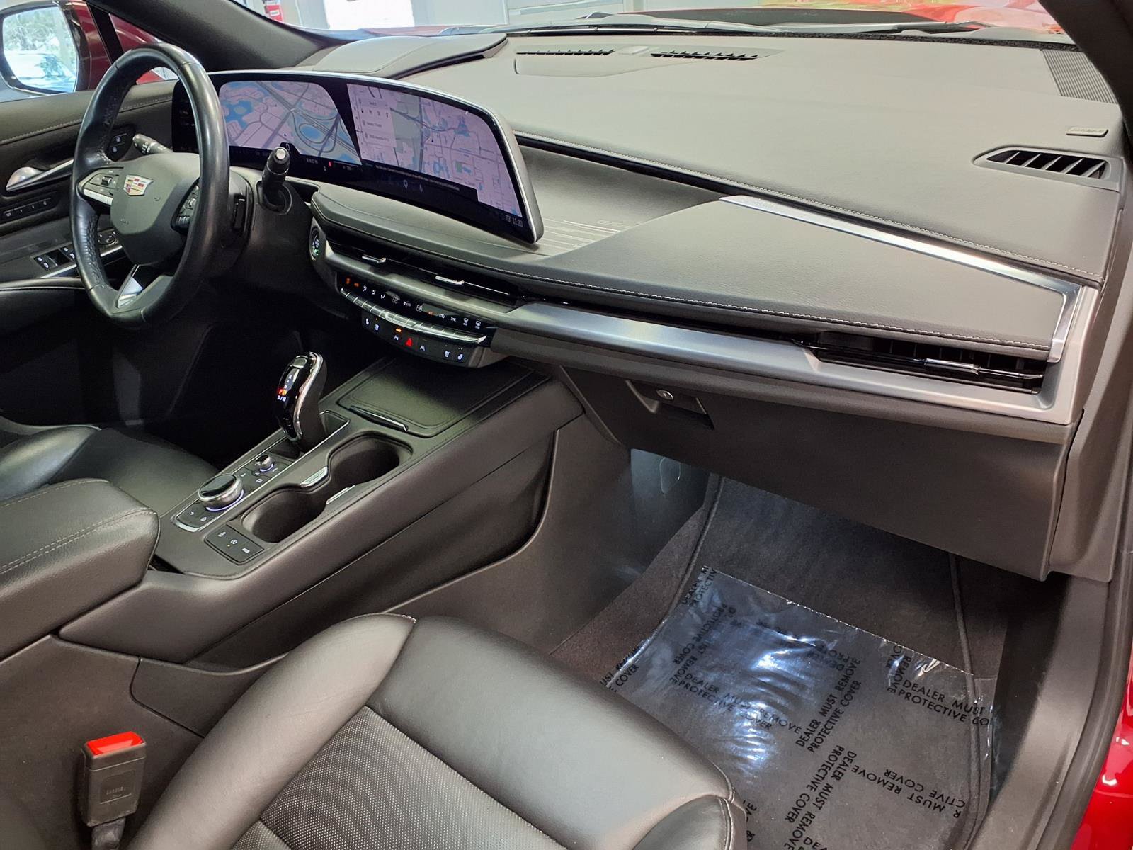 Certified 2024 Cadillac XT4 Premium Luxury w/ Technology Package FWD image 9