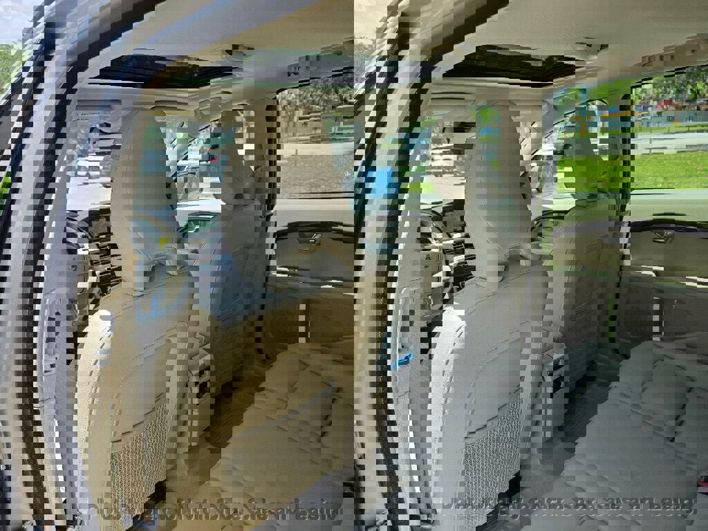 Used 2015 Volvo XC70 T5 Premier w/ Proximity Package FWD image 43