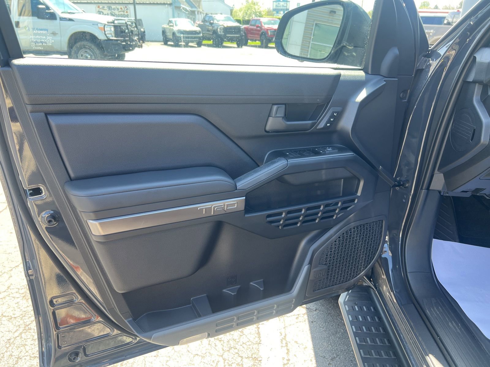 Used 2025 Toyota 4Runner TRD Off-Road Premium w/ Tow Technology Package AWD/4WD image 29