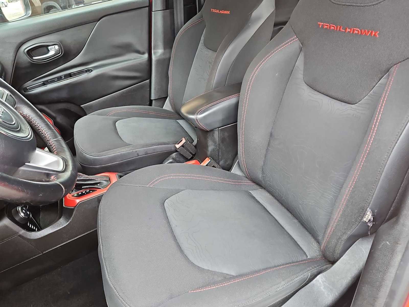 Used 2015 Jeep Renegade Trailhawk w/ Popular Equipment Group AWD/4WD image 16