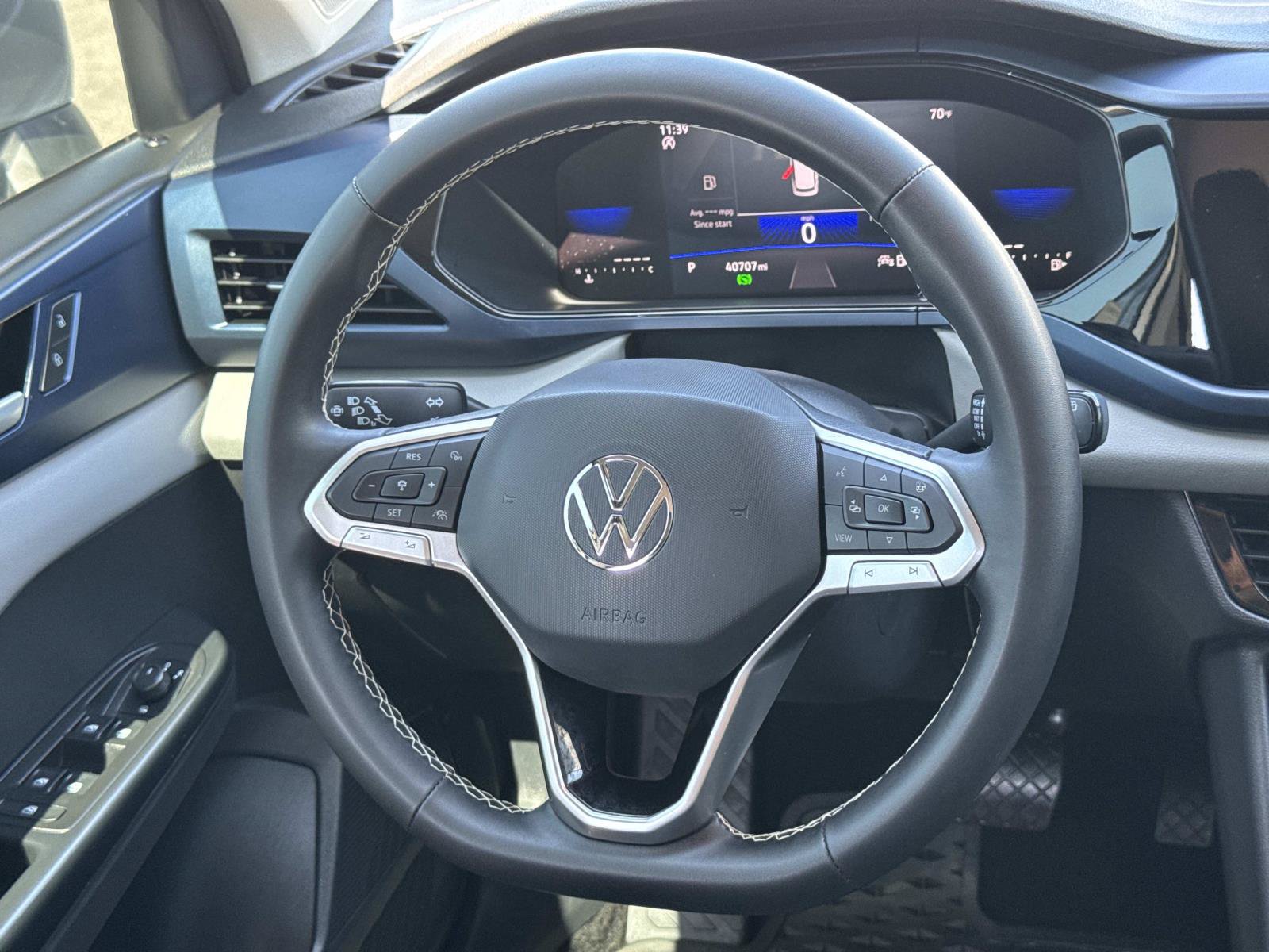 Certified 2023 Volkswagen Taos SE w/ Black Wheel Package FWD image 10