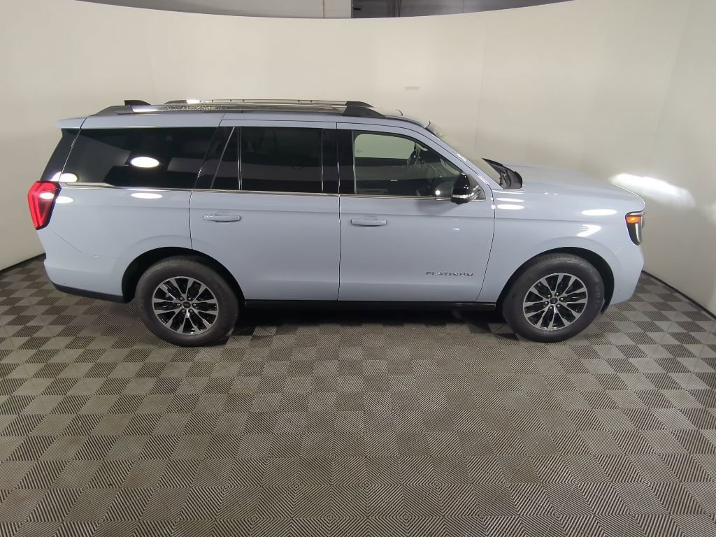 Used 2025 Ford Expedition Platinum AWD/4WD image 13