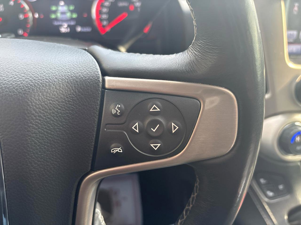 Used 2016 GMC Yukon Denali w/ Open Road Package image 24