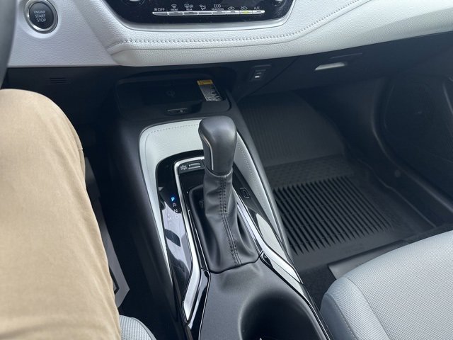 Used 2025 Toyota Corolla SE image 35