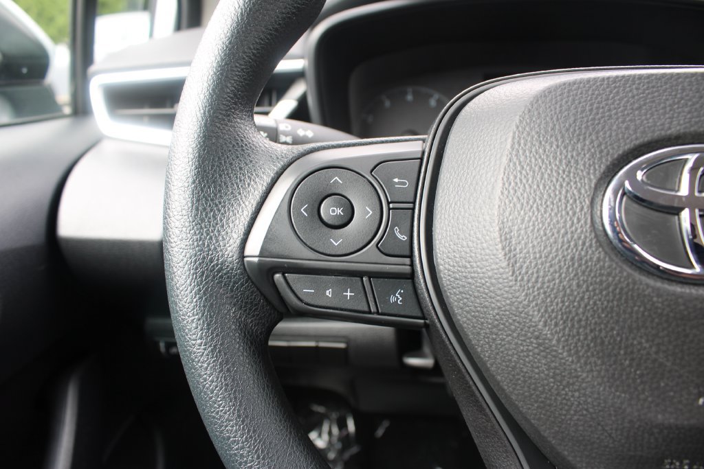 Used 2025 Toyota Corolla LE FWD image 18