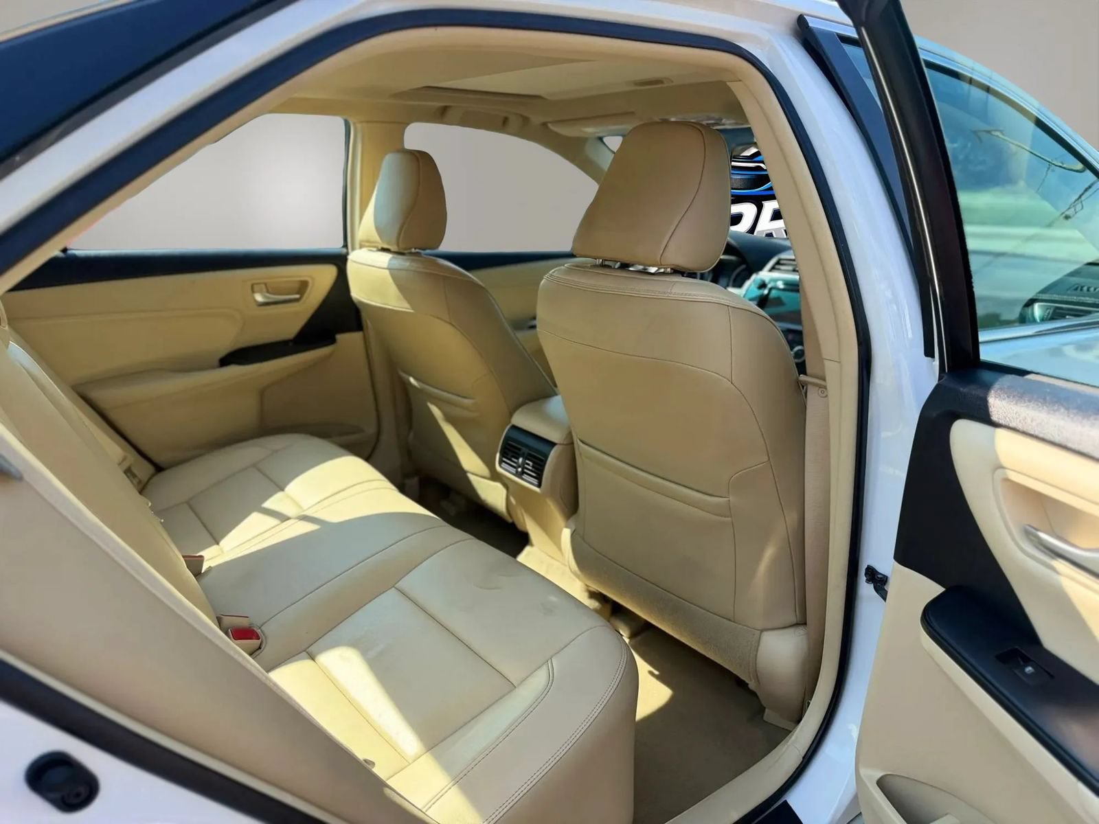 Used 2016 Toyota Camry XLE w/ Moonroof Package FWD image 13
