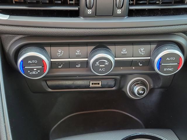 Used 2022 Alfa Romeo Giulia Veloce image 24