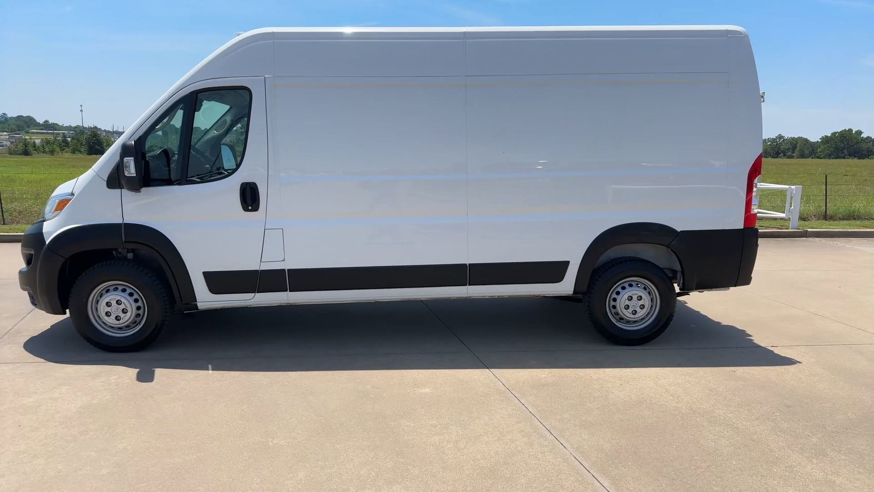 Used 2025 RAM ProMaster 2500 w/ Convenience Group FWD image 6