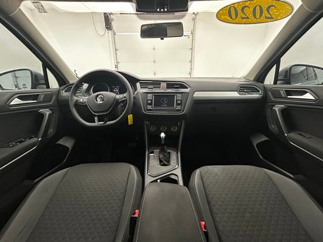 Used 2020 Volkswagen Tiguan S image 2