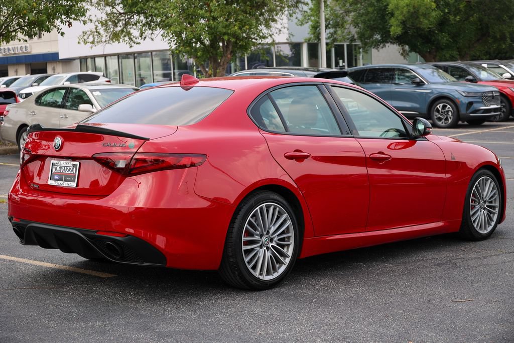 Used 2020 Alfa Romeo Giulia w/ Quick Order Package 22K Sport RWD image 16