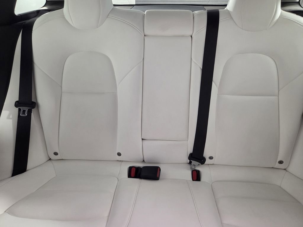 Used 2021 Tesla Model 3 Performance image 23