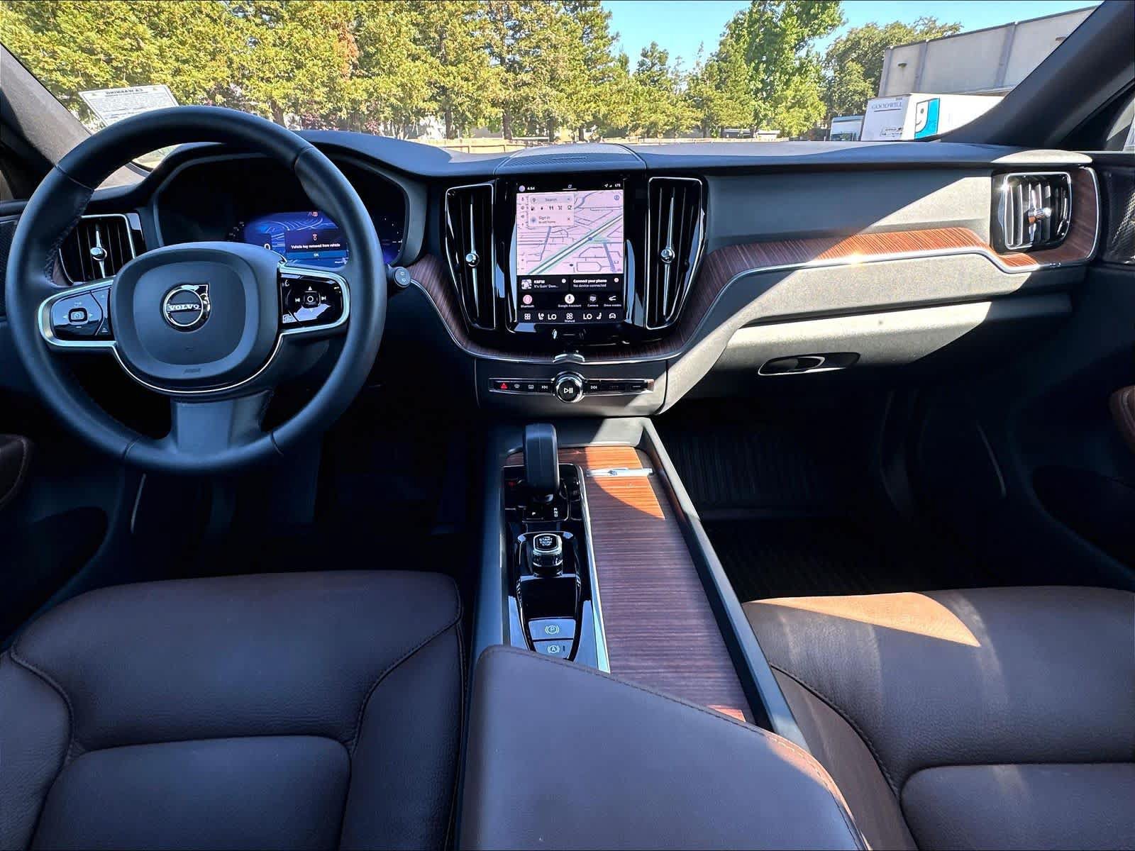 Used 2023 Volvo XC60 T8 Plus AWD/4WD image 18
