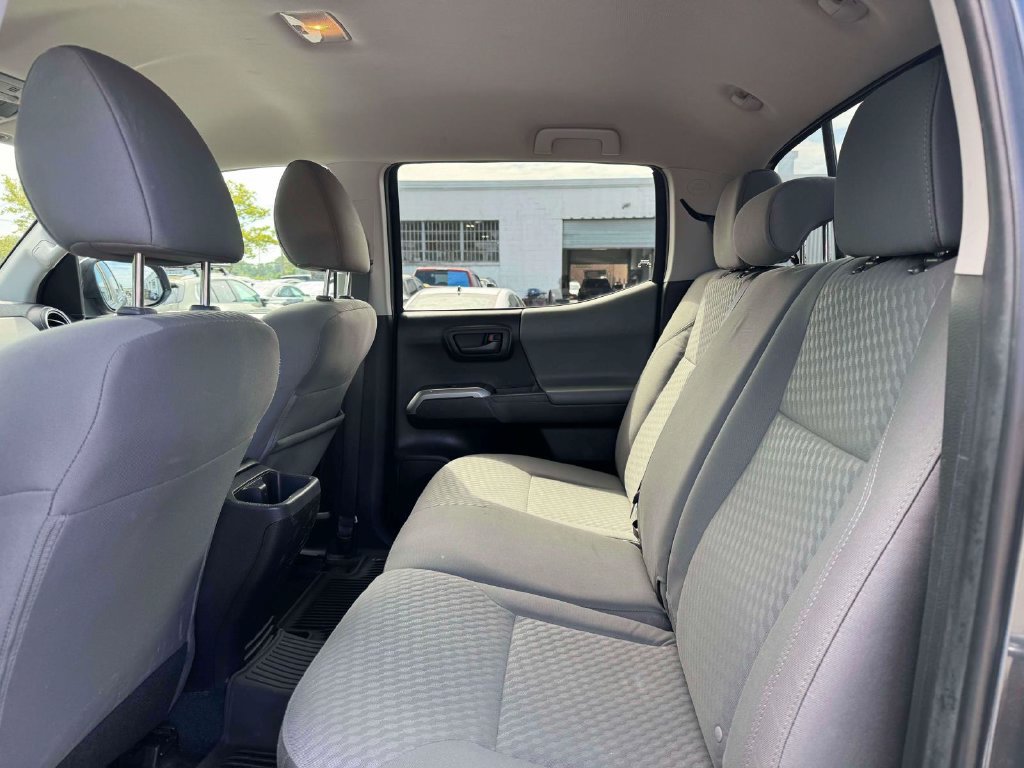 Used 2022 Toyota Tacoma SR5 AWD/4WD image 14