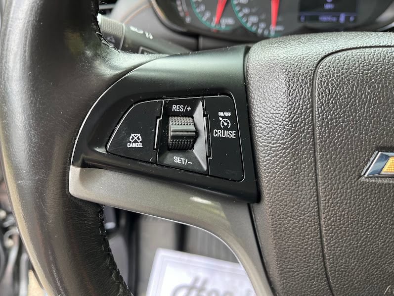 Used 2020 Chevrolet Trax LT w/ LT Convenience Package AWD/4WD image 13