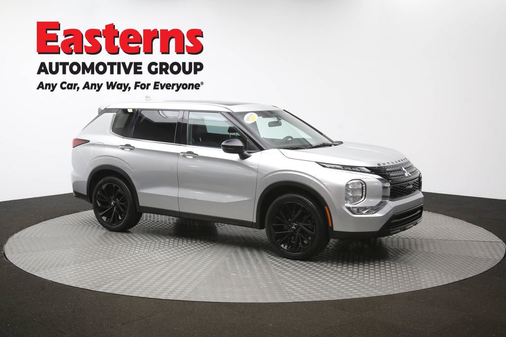 Used 2022 Mitsubishi Outlander SE FWD image 47
