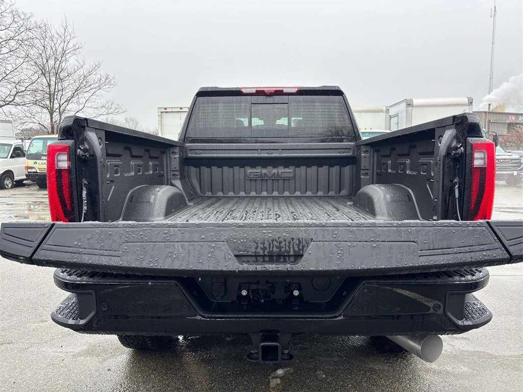 New 2026 GMC Sierra 3500 Denali w/ Denali Reserve Package image 4