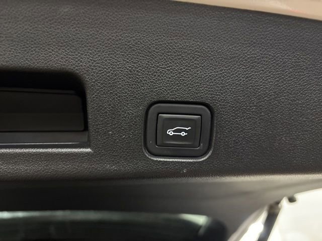 Used 2024 Chevrolet Traverse RS image 26