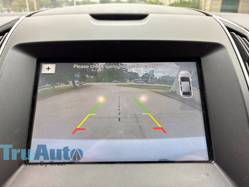 Used 2018 Ford Edge Titanium w/ Equipment Group 301A FWD image 33