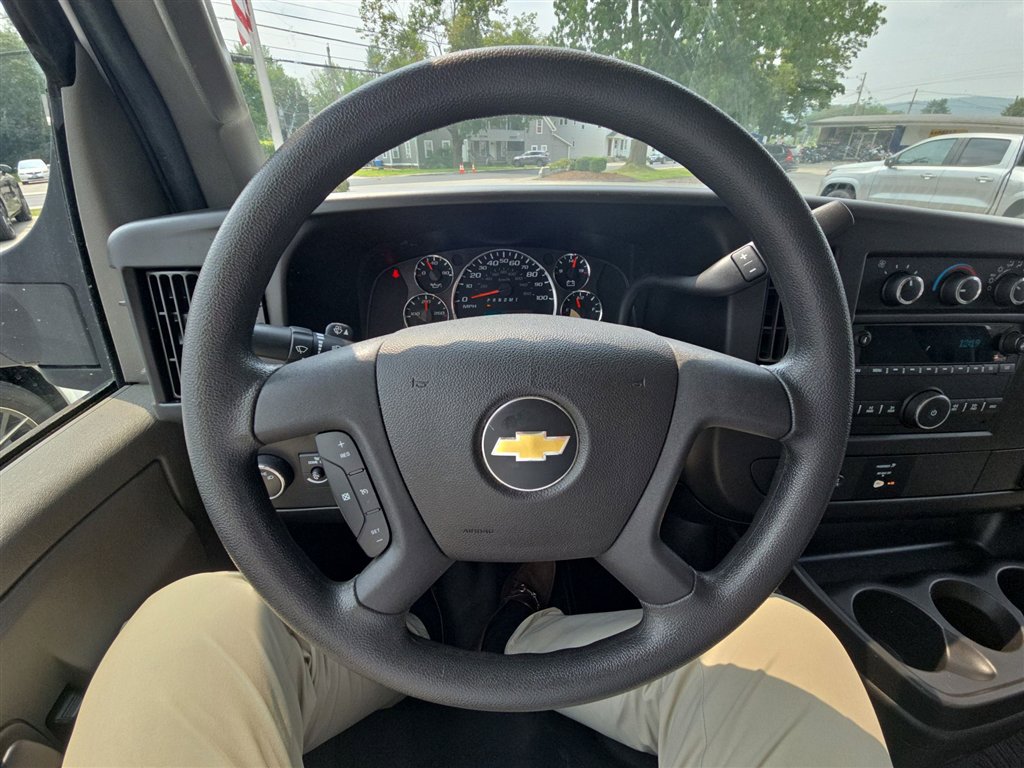 Used 2018 Chevrolet Express 3500 w/ Driver Convenience Package image 11