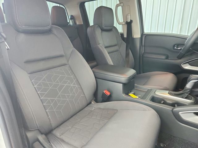 Used 2025 Nissan Frontier SV w/ SV Convenience Package image 39