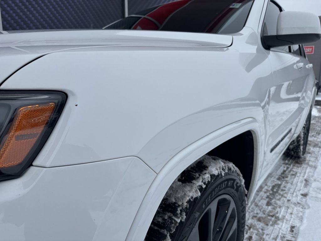 Used 2018 Jeep Grand Cherokee Altitude image 16