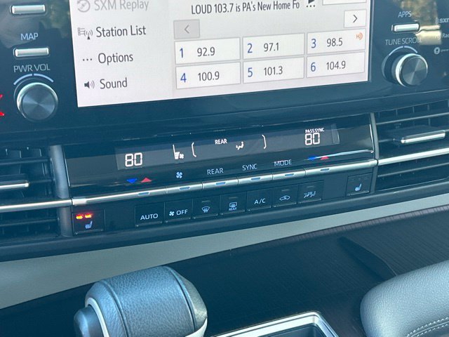 Used 2022 Toyota Sienna XLE AWD/4WD image 59