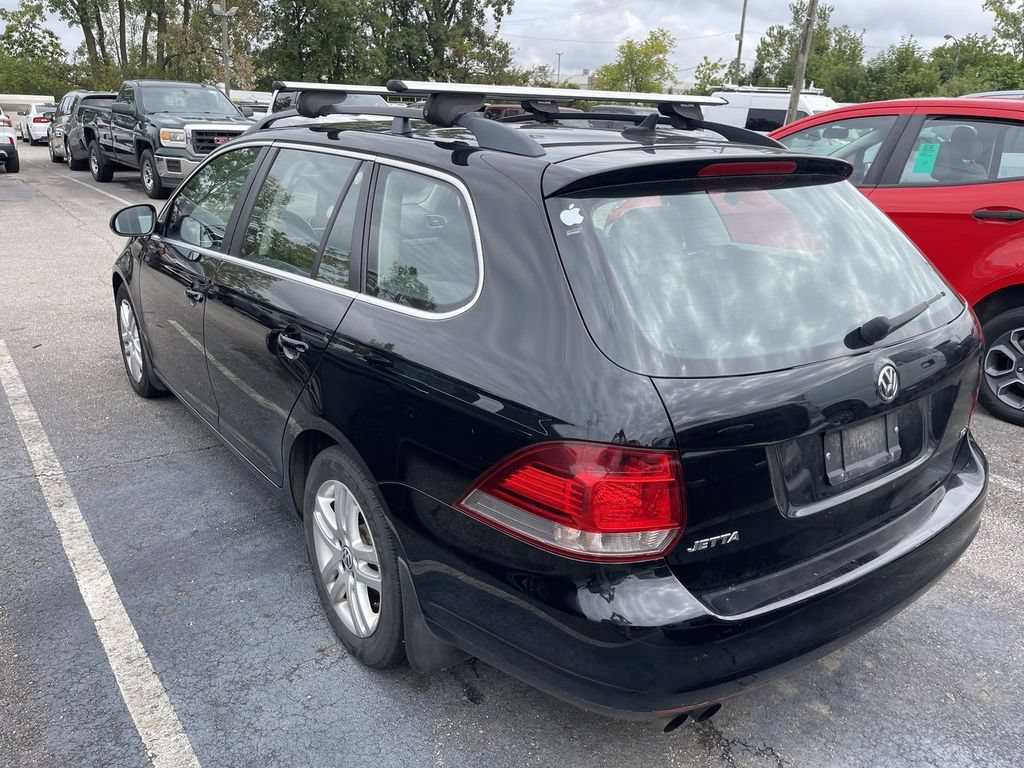 Used 2011 Volkswagen Jetta TDI FWD image 5
