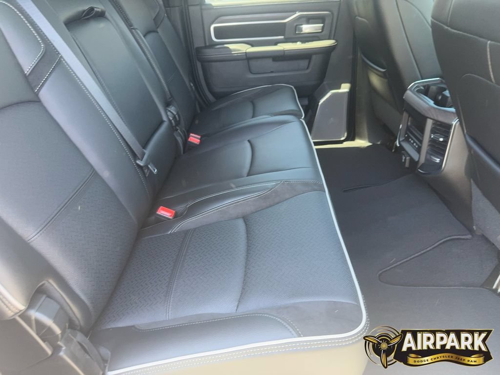 New 2026 RAM 2500 Laramie AWD/4WD image 14