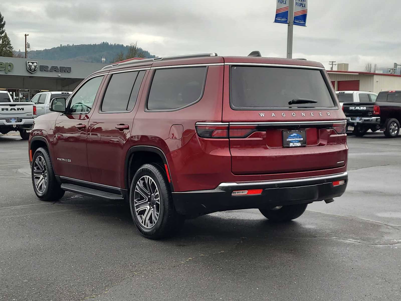Used 2024 Jeep Wagoneer Series II image 12